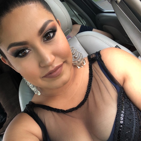 Meet your Posher, Sara - Picture 1 of 1